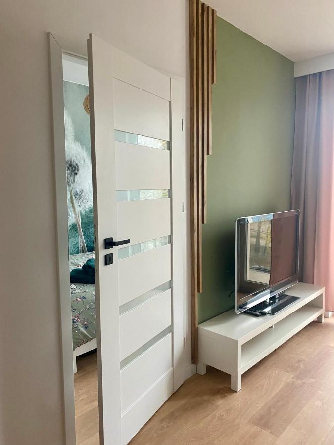 Airport Green Apartment Kl21 - Air Condition & Free Parking Варшава Екстериор снимка