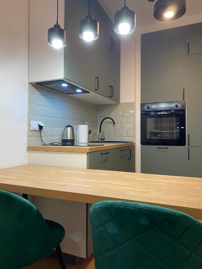 Airport Green Apartment Kl21 - Air Condition & Free Parking Варшава Екстериор снимка